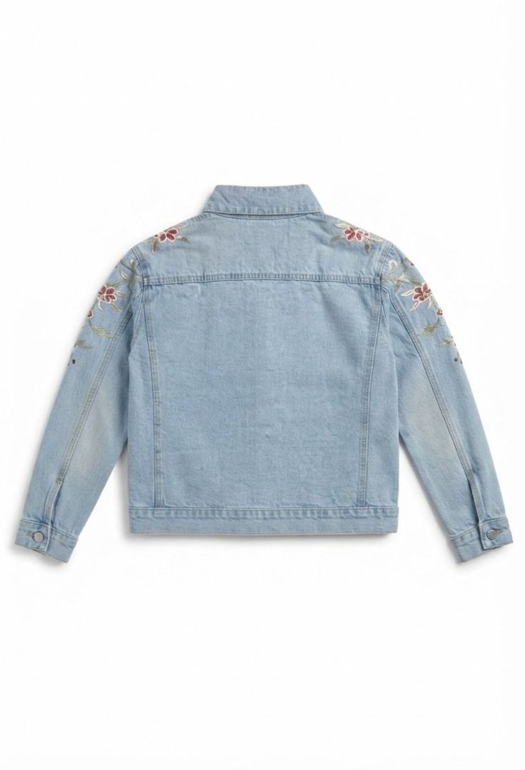 Light Wash Embroidered Denim Jacket SMALL (Category: Coats, Jackets and Outerwear) located in Davao. Submitted by sivisby (Listing ID 1459972851, Image 2). Description: Size: SMALL.