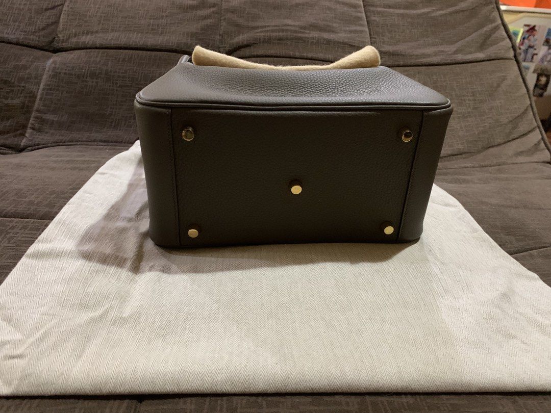 Lindy 26 (Category: Luxury Bags & Wallets) located in Malabon City. Submitted by Cn_apparel (Listing ID 1459965407, Image 3). Description: This is authentic. Lindy 26 Taurillon Clemence Etain Stamp Z Year 2021-2022 crossover Please pm for more details.. Open for meet up.