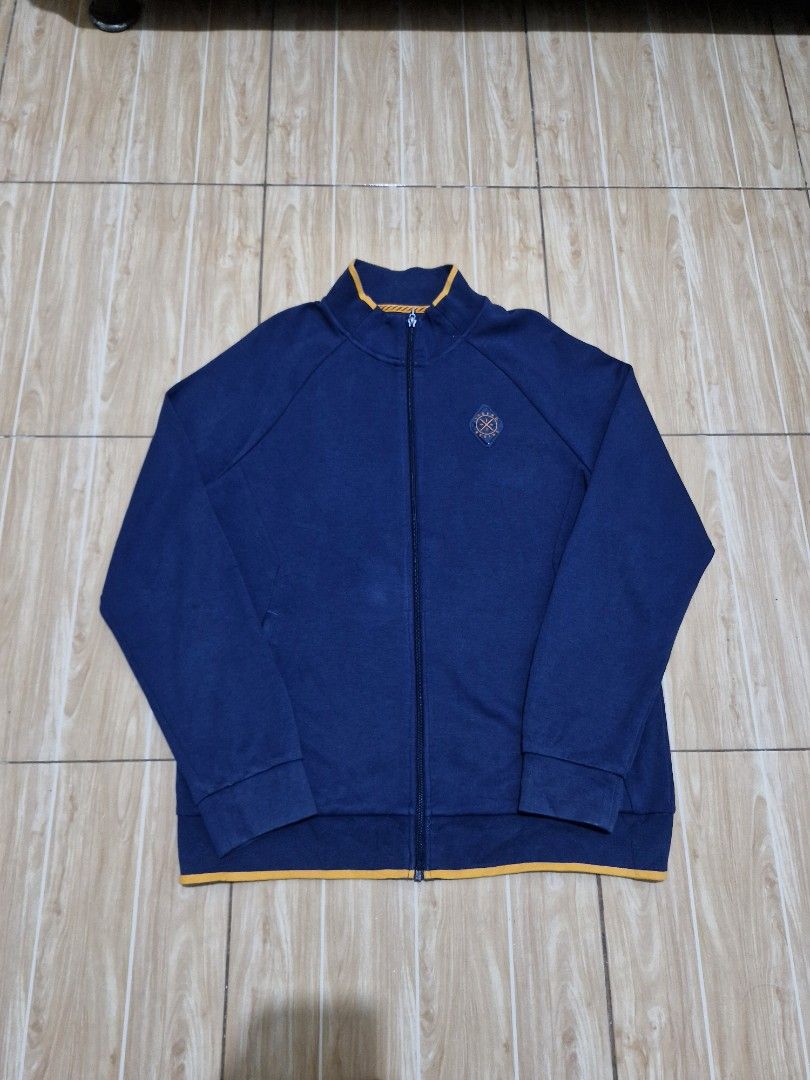 Lining jacket (Category: Coats, Jackets and Outerwear) located in Antipolo. Submitted by kentoy6666 (Listing ID 1460035418, Image 1). Description: .