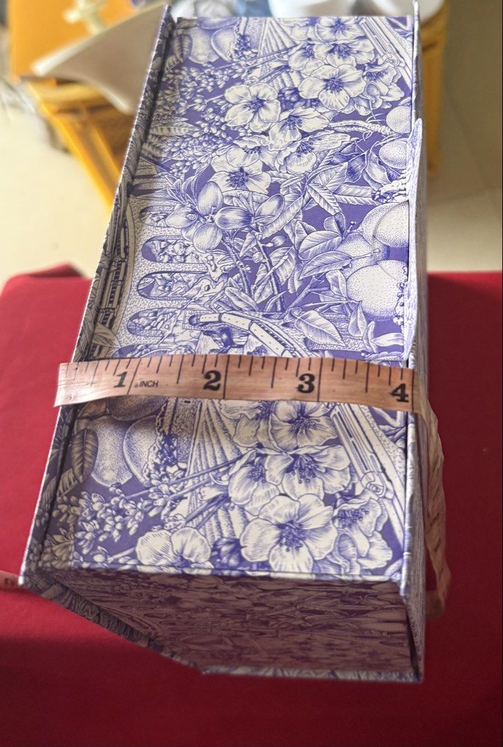 L'Occitane En Provence Decorative Gift Box (Category: Storage Boxes & Baskets) located in Mandaue City. Submitted by erin_grace (Listing ID 1459951022, Image 2). Description: - Beautiful L'Occitane gift box - Features a lovely blue and white floral toile pattern - Dimensions: Approx. 8”x8”x4” - Perfect for storing small items or as a decorative piece - Great for gifting or personal use.
