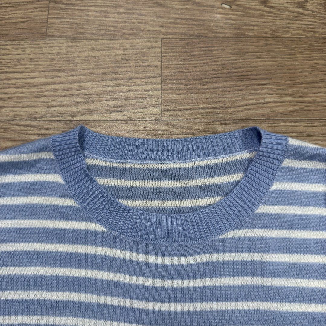 Loewe Knit Longsleeves (Category: Luxury Apparel) located in Imus. Submitted by casterhitz (Listing ID 1460074147, Image 3). Description: Medium 20x27 No issue Excellent condition .