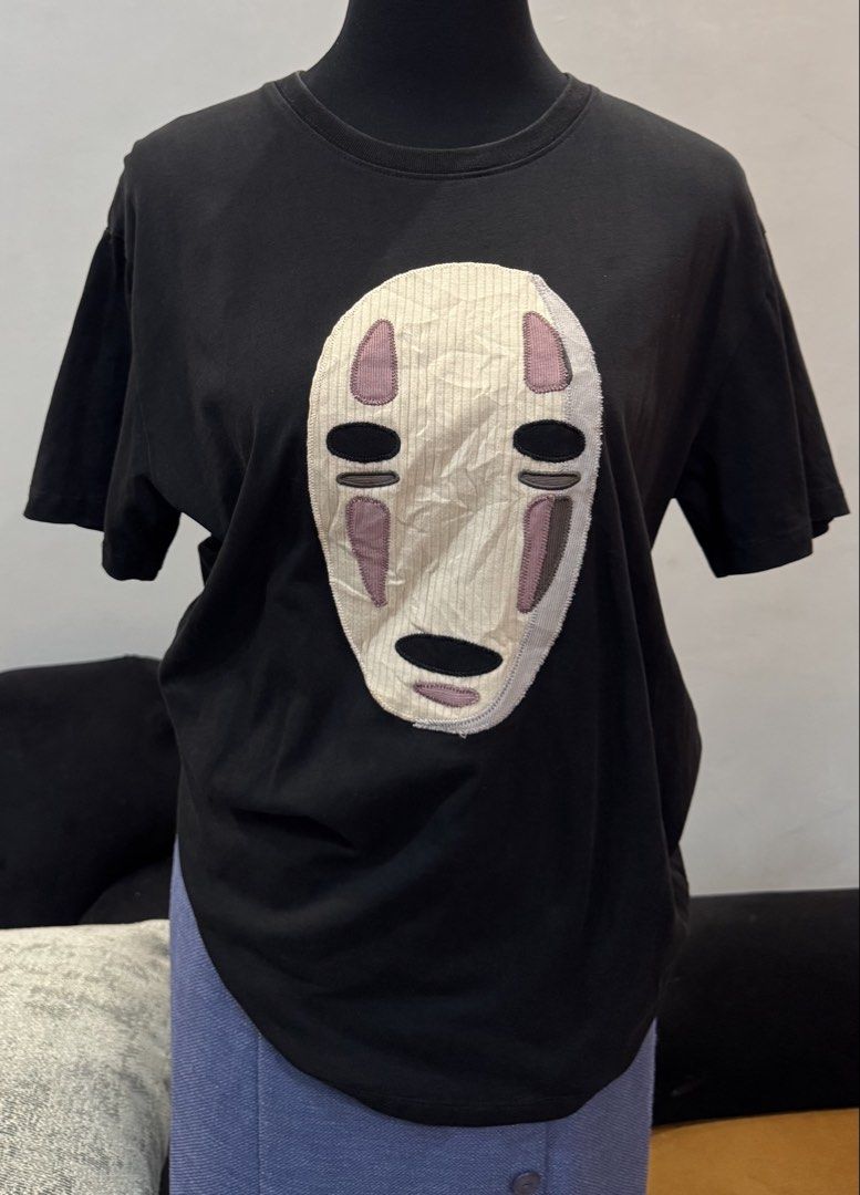 Loewe X Spirited Away Size Large on Tag (Category: Activewear) located in Zamboanga. Submitted by kidz.1106 (Listing ID 1460079145, Image 1). Description: .