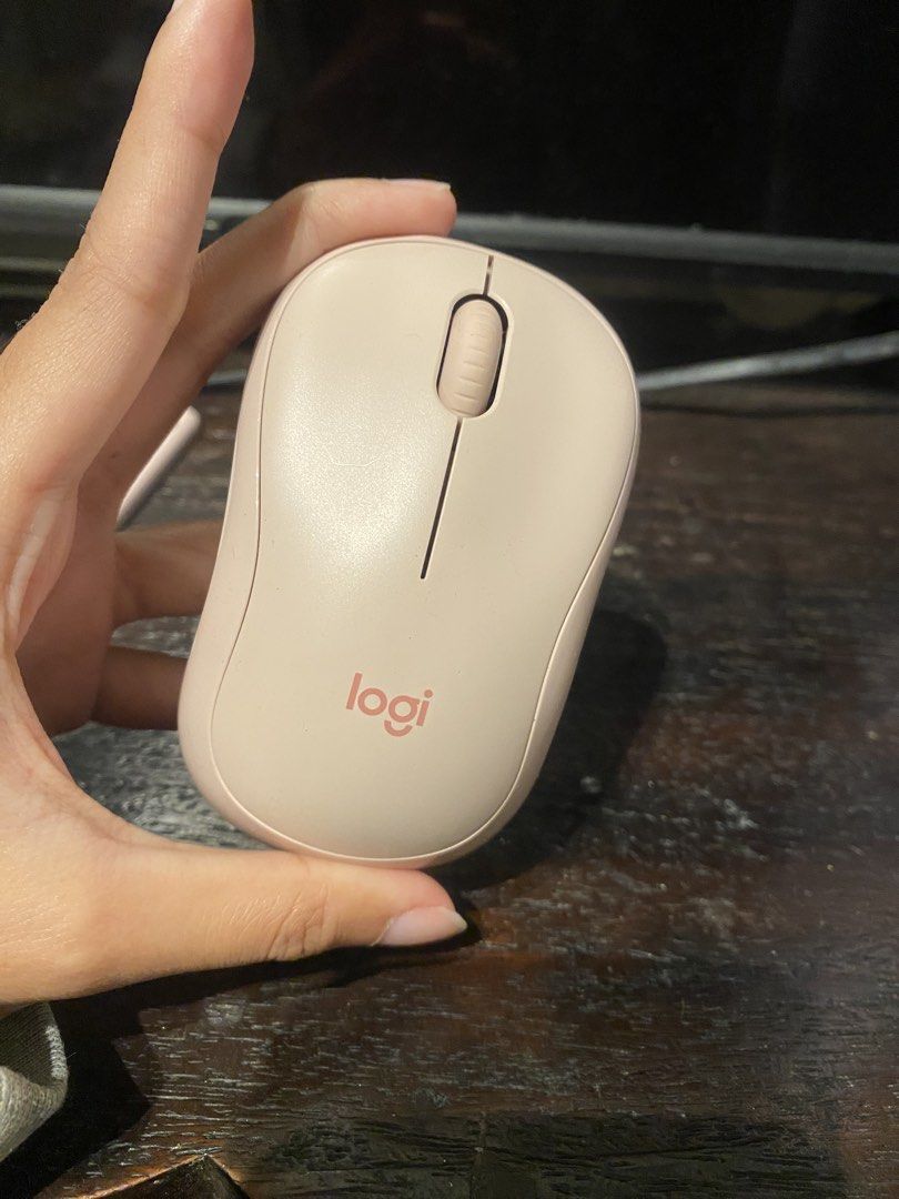 Logitech m240 Wireless Mouse - Pink (Category: Mouse & Mousepads) located in Quezon City. Submitted by alxngls (Listing ID 1460006646, Image 1). Description: - no issues just decluttering - with box .