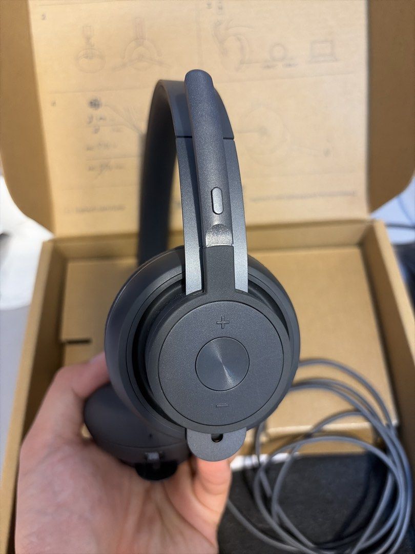 Logitech Zone Wireless Plus （分類：頭戴式/罩耳式耳機）位於 Hong Kong。 由 jacky8764 提交（商品編號 1460035664，圖片 3）。簡介： 有輕微使用痕跡, 因upgrade至zone wireless 2所以便宜放出。