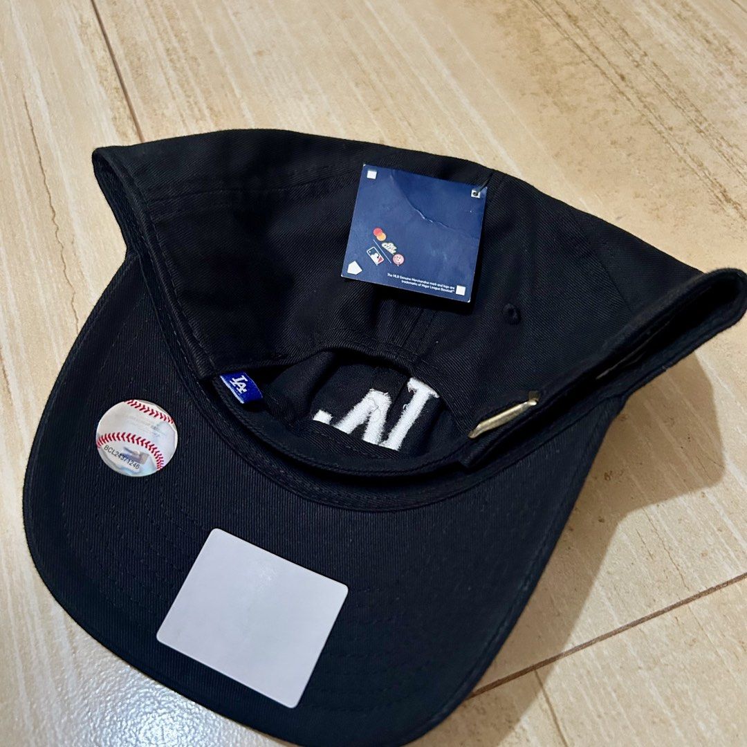 Los Angeles Dodgers Baseball Cap (Category: Caps & Hats) located in Manila. Submitted by thrifto1 (Listing ID 1460054551, Image 3). Description: Plaridel Bulacan loc Detailed pictures posted 550 only As new condition Adult size | Adjustable.