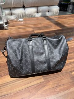 (Category: ) located in . Submitted by wardrobeliquidation (Listing ID 1459948403, Image 1). Description: .