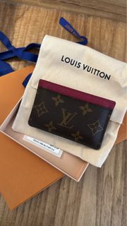 (Category: ) located in . Submitted by annewpreloved (Listing ID 1460041899, Image 1). Description: .