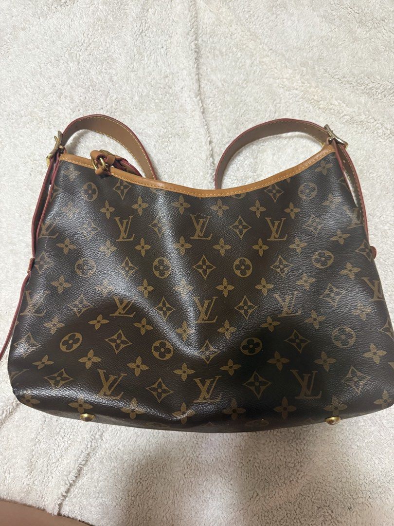 Louis Vuitton Monogram Carryall bag (Category: Luxury Bags & Wallets) located in Las Pinas. Submitted by closethaulsph (Listing ID 1460101680, Image 1). Description: -Lv CarryAll Monogram Canvas PM hobo bag -as the photo - Burgundy interior with zippered and slip pockets - Secure magnetic snap closure - Ideal for everyday use.