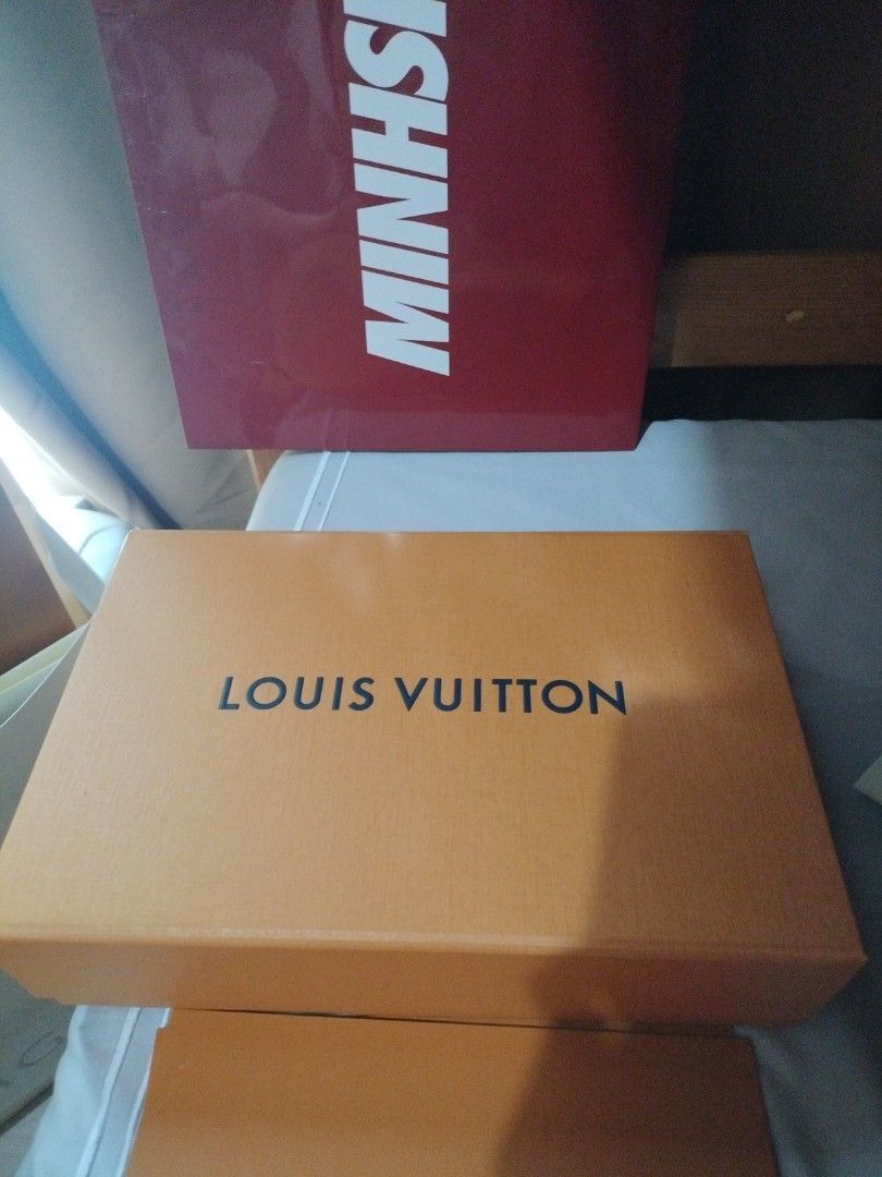 Louis Vuitton paper bag,box,card envelope (Category: Luxury Accessories) located in Makati City. Submitted by cyluxxeshop (Listing ID 1459927807, Image 2). Description: 👍🏿paper bag height is 14 inches 👍🏿paper bag length is 10 inches 👍🏿box height is 3 inches 👍🏿box length is 11 inches 👍🏿box width is 7 inches 👍🏿mode of payment is gcash 👍🏿 +sf.