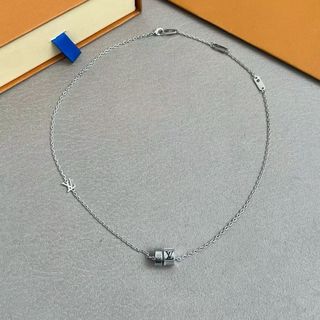 (Category: ) located in . Submitted by lunea.jewelry (Listing ID 1460002481, Image 1). Description: .