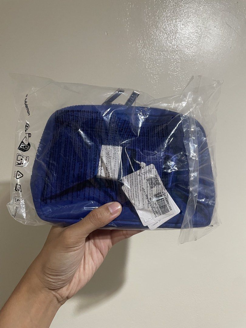 Lululemon Belt Bag 2L Large (Category: Belt bags, Clutches and Pouches) located in Makati City. Submitted by peaksoda (Listing ID 1459923413, Image 2). Description: Lululemon Everywhere Belt Bag Royal blue Large 2L Brand new Unused Sealed With original tags I also have pink color Slightly negotiable.