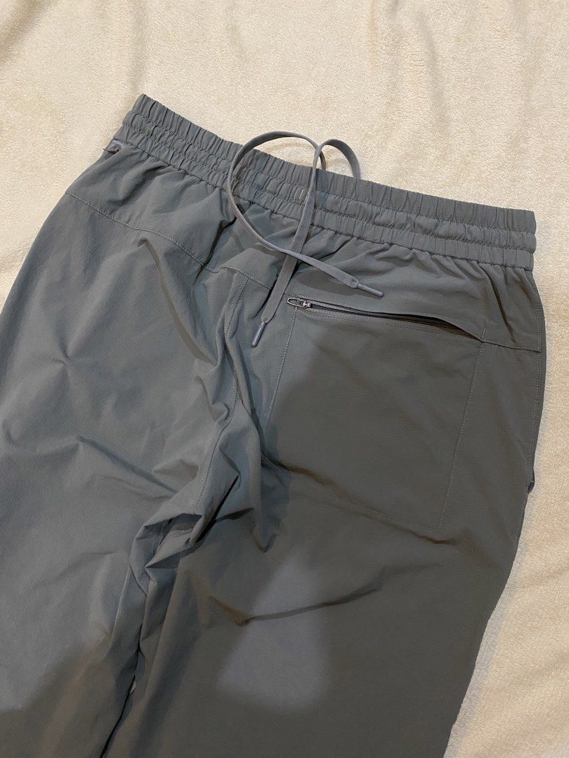 Lululemon pants (Category: Activewear) located in Tanza. Submitted by 9th.street.thrift (Listing ID 1460021810, Image 3). Description: Good as new No issue Authetic Dot m Waist:29-34 Length:41 Srp of bnew:7,499.