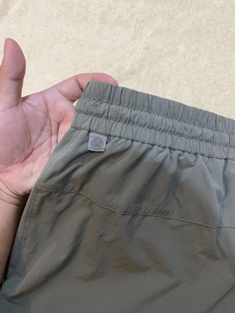 Lululemon pants (Category: Activewear) located in Tanza. Submitted by 9th.street.thrift (Listing ID 1460021810, Image 2). Description: Good as new No issue Authetic Dot m Waist:29-34 Length:41 Srp of bnew:7,499.