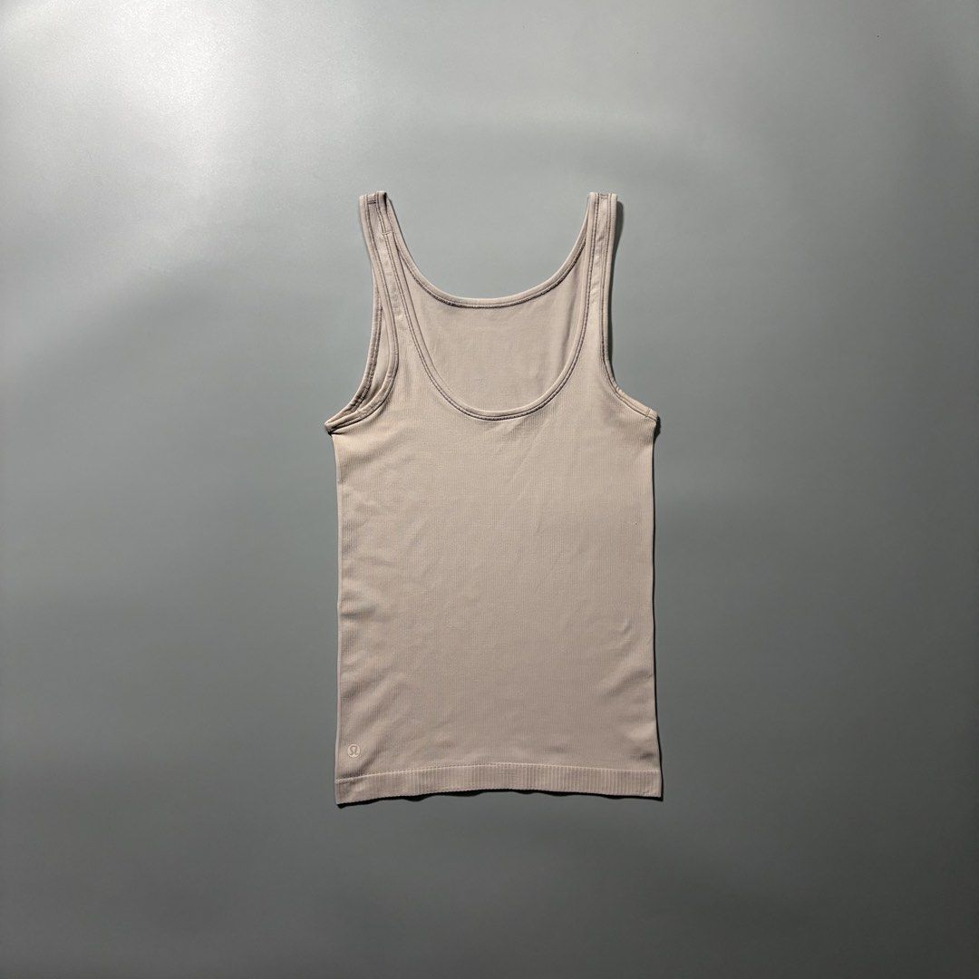 Lululemon Tank Top (Category: Activewear) located in Tayabas. Submitted by tayabaskartell (Listing ID 1460032573, Image 1). Description: .