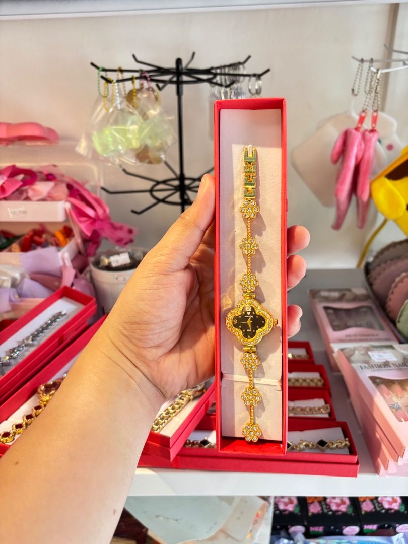 Luxury Vintage Watch (Category: Luxury Watches) located in Caloocan City. Submitted by menggay0519 (Listing ID 1460003442, Image 3). Description: .