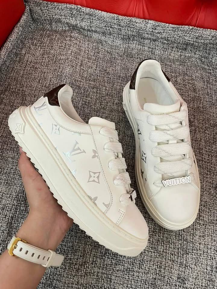 💯Lv Authentic Sneakers (Category: Sneakers & Footwear) located in General Santos City (Dadiangas). Submitted by braverabbit.67 (Listing ID 1459997865, Image 2). Description: Gondooooo😱 MaliniS pa sa budhi ng kapitbahay nyo!🤣 💯Legit/Orig Moneyback!💯💯💯 Size: 7.5 /24.5cm 📌with provided duStbag.