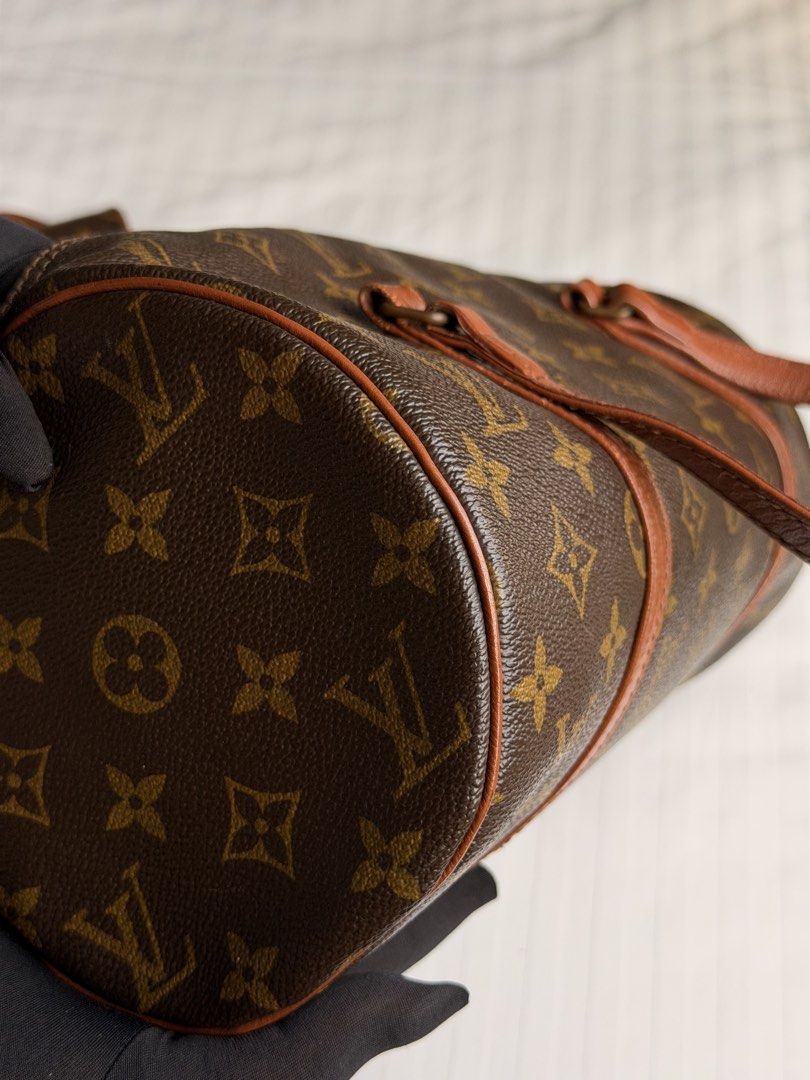 LV Monogram Papillon 30 + Baby Papillon (Category: Luxury Bags & Wallets) located in Maco. Submitted by mebeia (Listing ID 1459948220, Image 2). Description: LV Monogram Papillon 30 + Baby Papillon A vintage duo that brings together timeless LV style and irresistible collector appeal. 🤎✨ The LV Papillon 30 paired with its matching Baby Papillon — a sought-after vintage combination featuring the iconic Monogram canvas and signature rounded silhou