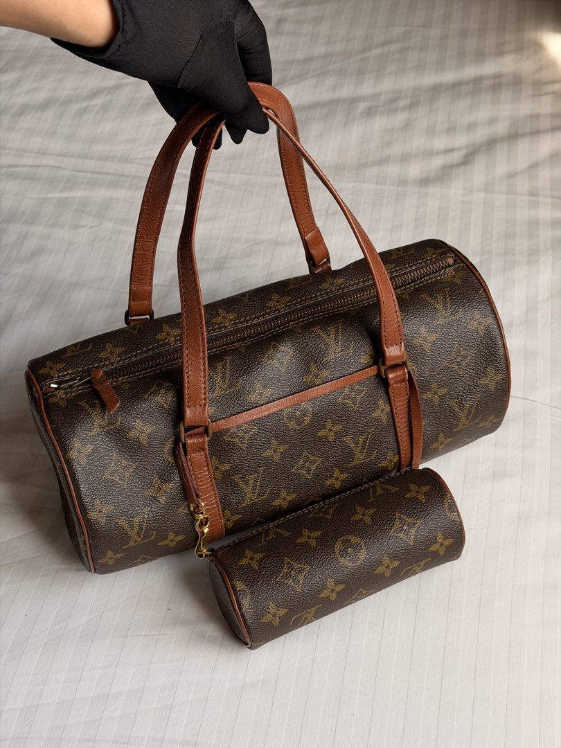 LV Monogram Papillon 30 + Baby Papillon (Category: Luxury Bags & Wallets) located in Maco. Submitted by mebeia (Listing ID 1459948220, Image 1). Description: LV Monogram Papillon 30 + Baby Papillon A vintage duo that brings together timeless LV style and irresistible collector appeal. 🤎✨ The LV Papillon 30 paired with its matching Baby Papillon — a sought-after vintage combination featuring the iconic Monogram canvas and signature rounded silhou
