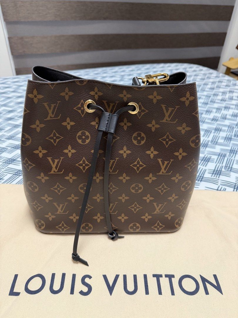 LV NEONOE MM MNG NOIR (Category: Luxury Bags & Wallets) located in Pasig City. Submitted by joy_b_ (Listing ID 1459972528, Image 2). Description: For Sale: LV Neonoe MM MNG NOIR Rank: SA good as nee Price: 100K PHP slightly negotiable Bag: Interior is clean, exterior is clean. I will include the bag inserts Inclusions: Paperbag, Box, Receipt and Dustbag Payment: Strictly Bank Transfer only For sure buyers, you may send me a message if you want to