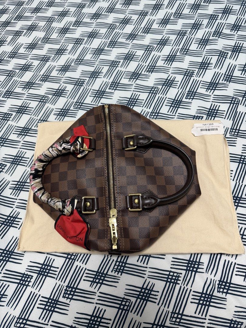 LV Speedy 25 BA. NM D. (Category: Luxury Bags & Wallets) located in Pasig City. Submitted by joy_b_ (Listing ID 1459973173, Image 1). Description: For Sale: LV Speedy 25 BA. NM D. including the Band trunks Marron Rank: SA good as nee Price: 100K PHP slightly negotiable Bag: Interior is clean, exterior is clean. Inclusions: Paperbag, Box, Receipt and Dustbag Payment: Strictly Bank Transfer only For sure buyers, you may send me a message if you wan