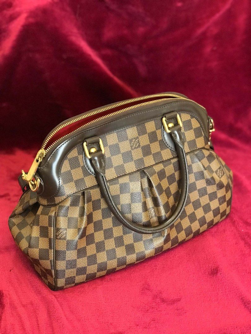 LV TREVI MM SIZE (Category: Luxury Bags & Wallets) located in Cavite. Submitted by checherosales (Listing ID 1460060435, Image 3). Description: In very good condition. Complete with lockset and dust bag. Guaranteed Authentic. Money back if proven fake. Dm us for complete photos *SUPPLIER ON HAND‼️.