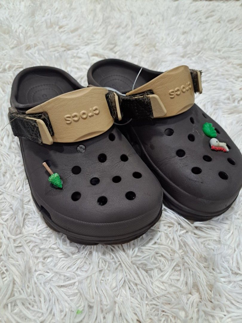 M4@23, ORIGINAL PRELOVED CROCS FOR ADUL (Category: Slippers & Slides) located in Quezon City. Submitted by kimlynandaya (Listing ID 1459955375, Image 2). Description: .
