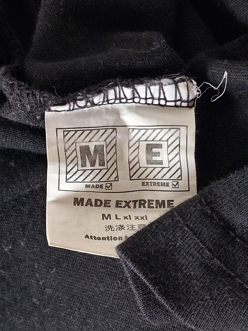 Made Extreme Child Space Helmet Design Black Tee (Category: Tshirts & Polo Shirts ) located in Makati City. Submitted by seller_102 (Listing ID 1459915282, Image 3). Description: Brand: Made Extreme Dimes: 23.5in x 31in Issue: No Neck Tag Color Rate: 9/10 Condition: Very Good.
