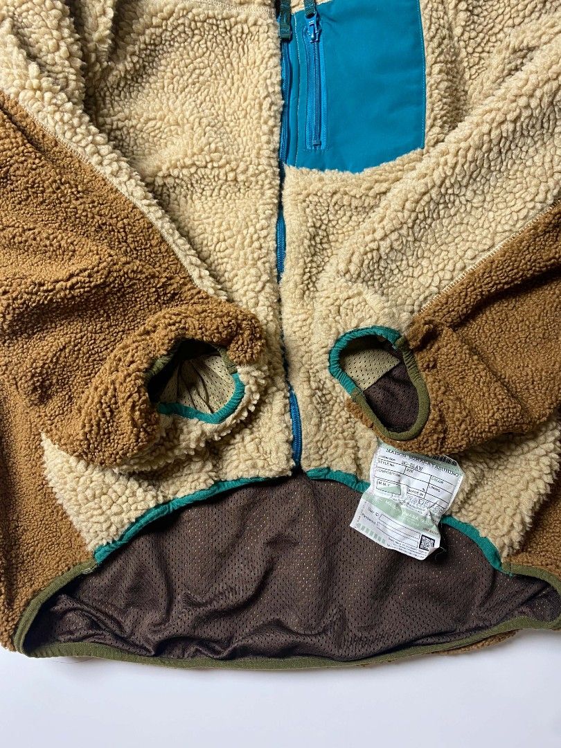 MAISON MIHARA YASUHIRO BACK DOCKING FLEECE (Category: Luxury Apparel) located in Balanga. Submitted by dig_gear (Listing ID 1459945767, Image 3). Description: MAISON MIHARA YASUHIRO BACK DOCKING FLEECE In Japanese fashion, docking refers to a design technique where two separate garments, or two entirely different styles, are seamlessly stitched together to form a single, hybrid piece. The front is looks like a classic, rugged outdoor sherpa fleec