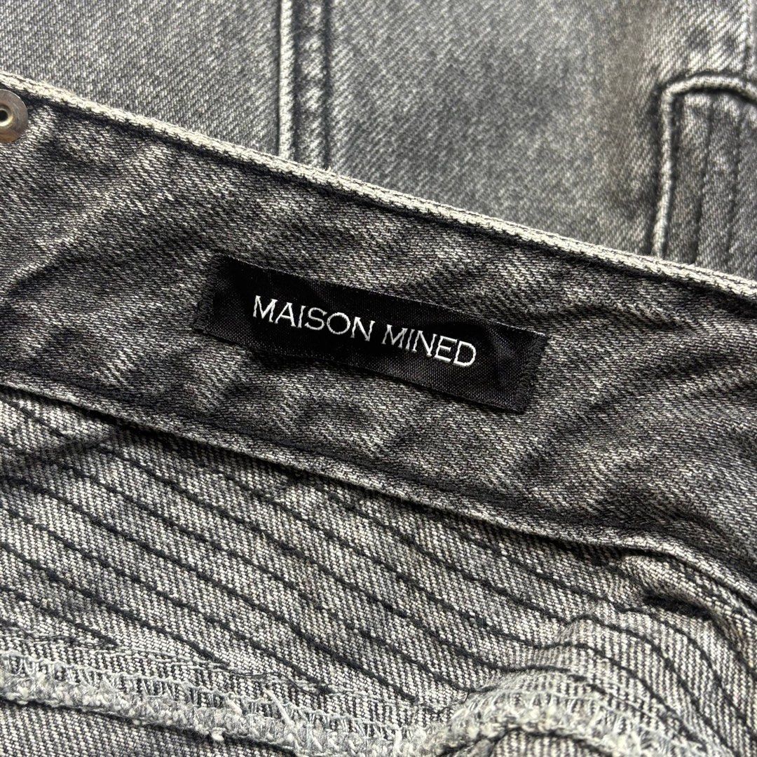 Maison Mined Incision Comma Denim Pants (Category: Jeans) located in Valencia. Submitted by raftawasil (Listing ID 1460047184, Image 3). Description: Pronounced contrasting curved seams and paneled overlays reminiscent of vintage workwear mixed with avant-garde paneling. Measurements: Length: 42.5” Wais: 32” Inseam: 28.5” Leg opening: 10” Issues: None Condition: 9 / 10 .