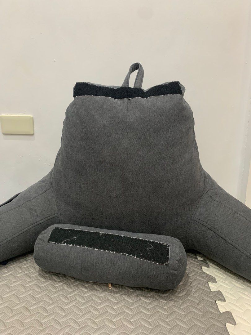Mandaue Foam Bed Rest Reading Breastfeeding Pillow (Category: Bedding & Towels) located in Marikina City. Submitted by vanssm (Listing ID 1460047726, Image 2). Description: - Comfortable reading pillow for bed or couch - Includes a detachable lumbar support pillow - Features velcro straps at the back for secure placement - Easy to carry with the built-in top handle.