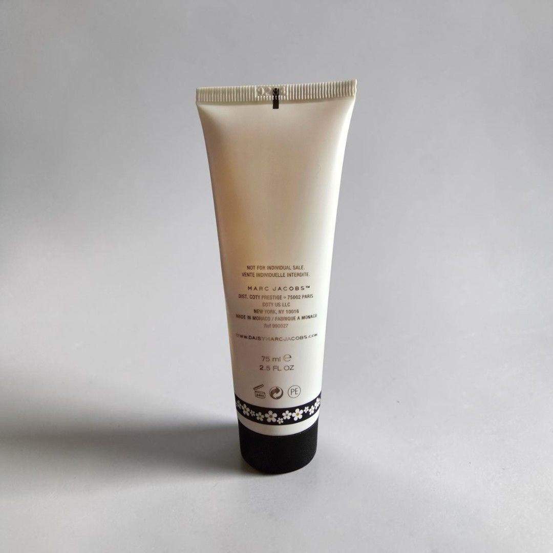 Marc Jacobs Daisy Luminous Body Lotion 75ml (Category: Body Care) located in Taguig. Submitted by altainfante (Listing ID 1460044238, Image 2). Description: - Marc Jacobs Daisy Luminous Body Lotion - Size: 75ml - Scent: Pleasant floral fragrance - Benefits: Keeps skin soft and moisturized - Origin: Made in Monaco - Usage: Perfect for everyday.
