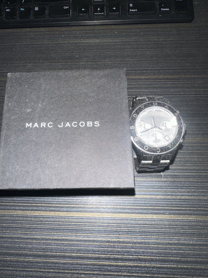 Marc jacobs watch (Category: Women's Watches) located in Imus. Submitted by bunny_mei (Listing ID 1460080925, Image 3). Description: Marc jacobs watch With box in brandnew condition No issue .