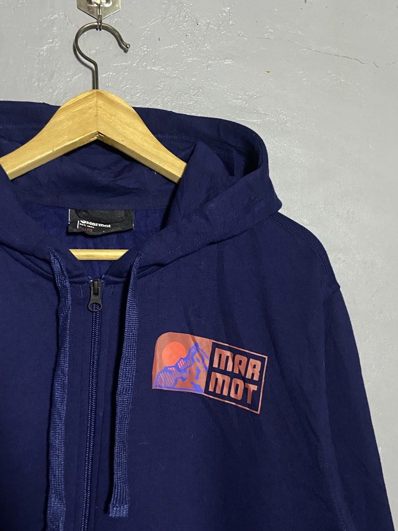 Marmot Zip Hoodie (Category: Activewear) located in Cabuyao City. Submitted by chukz_x (Listing ID 1459949103, Image 3). Description: Marmot Zip Hoodie Size : XL Dimes : 24W 29L Condition : like new Issue : none Price : 650 📍READY TO WEAR 📍Cabuyao Laguna.