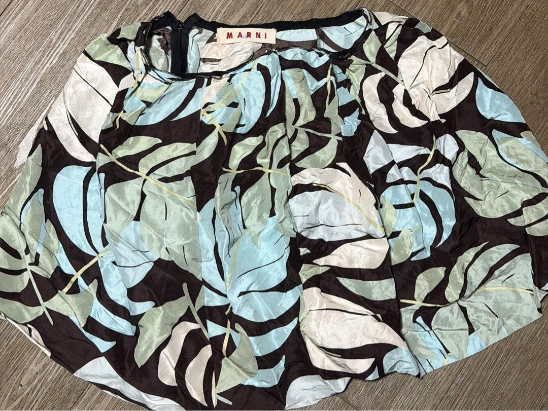 Marni Skirt (Pure Silk) (Category: Skirts) located in Quezon City. Submitted by iancatherine (Listing ID 1460061415, Image 1). Description: Marni Silk Skirt W: 14/28 L:20.