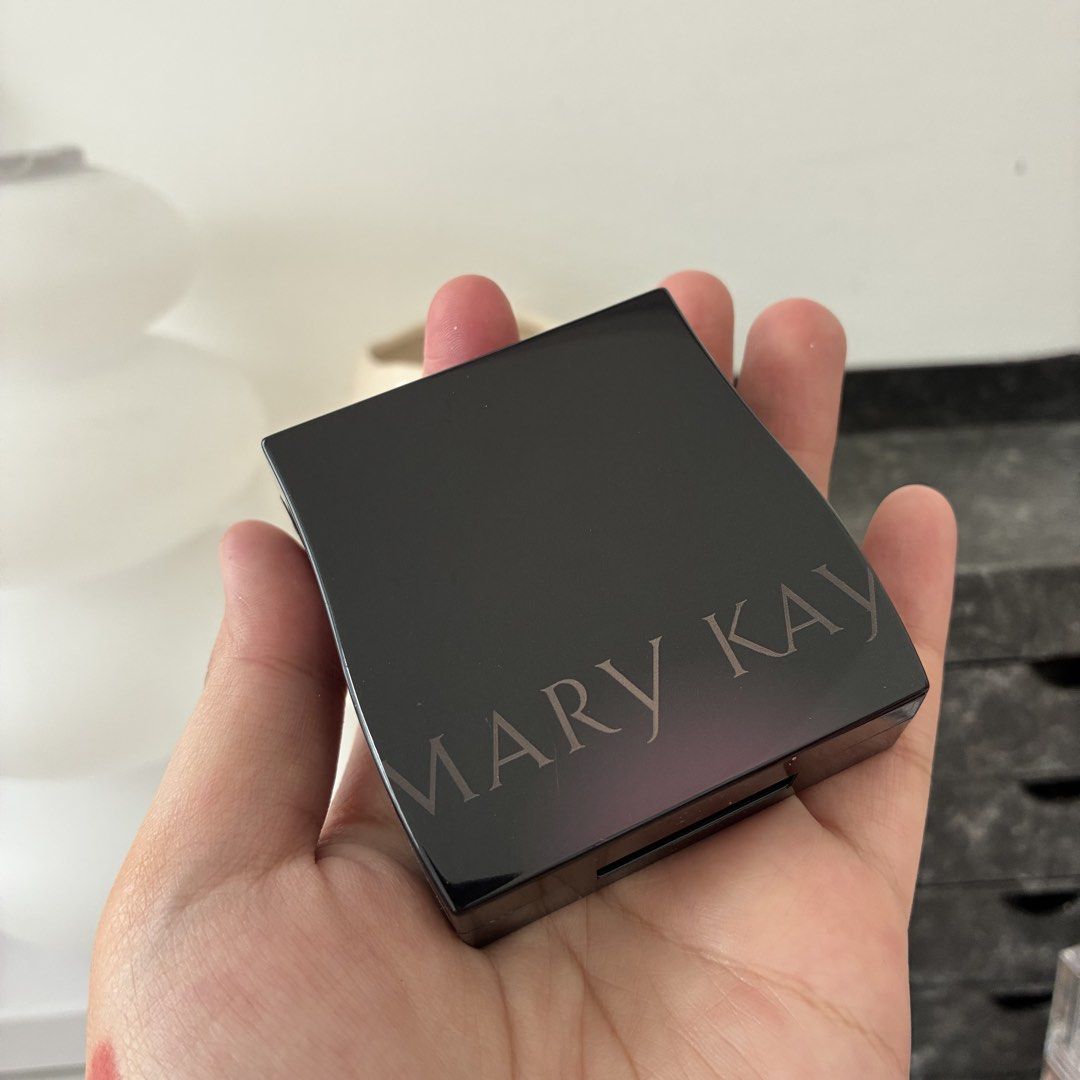 Mary Kay Magnetic Compact Mini with Blush insert (Category: Makeup) located in Manila. Submitted by gabasta998 (Listing ID 1459941084, Image 1). Description: Compact retail price without inserts is 600++, selling for 300 with used insert.