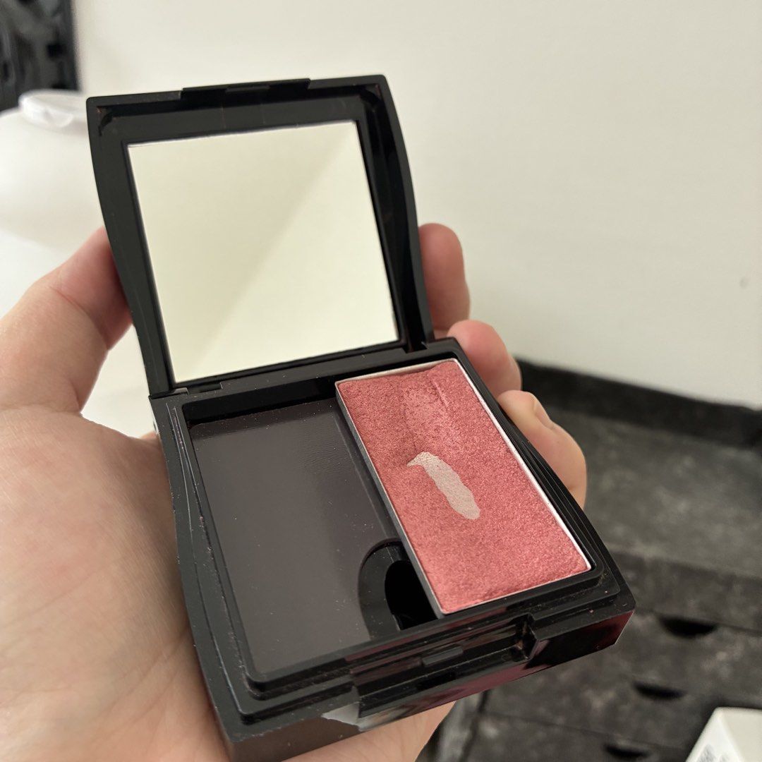Mary Kay Magnetic Compact Mini with Blush insert (Category: Makeup) located in Manila. Submitted by gabasta998 (Listing ID 1459941084, Image 2). Description: Compact retail price without inserts is 600++, selling for 300 with used insert.