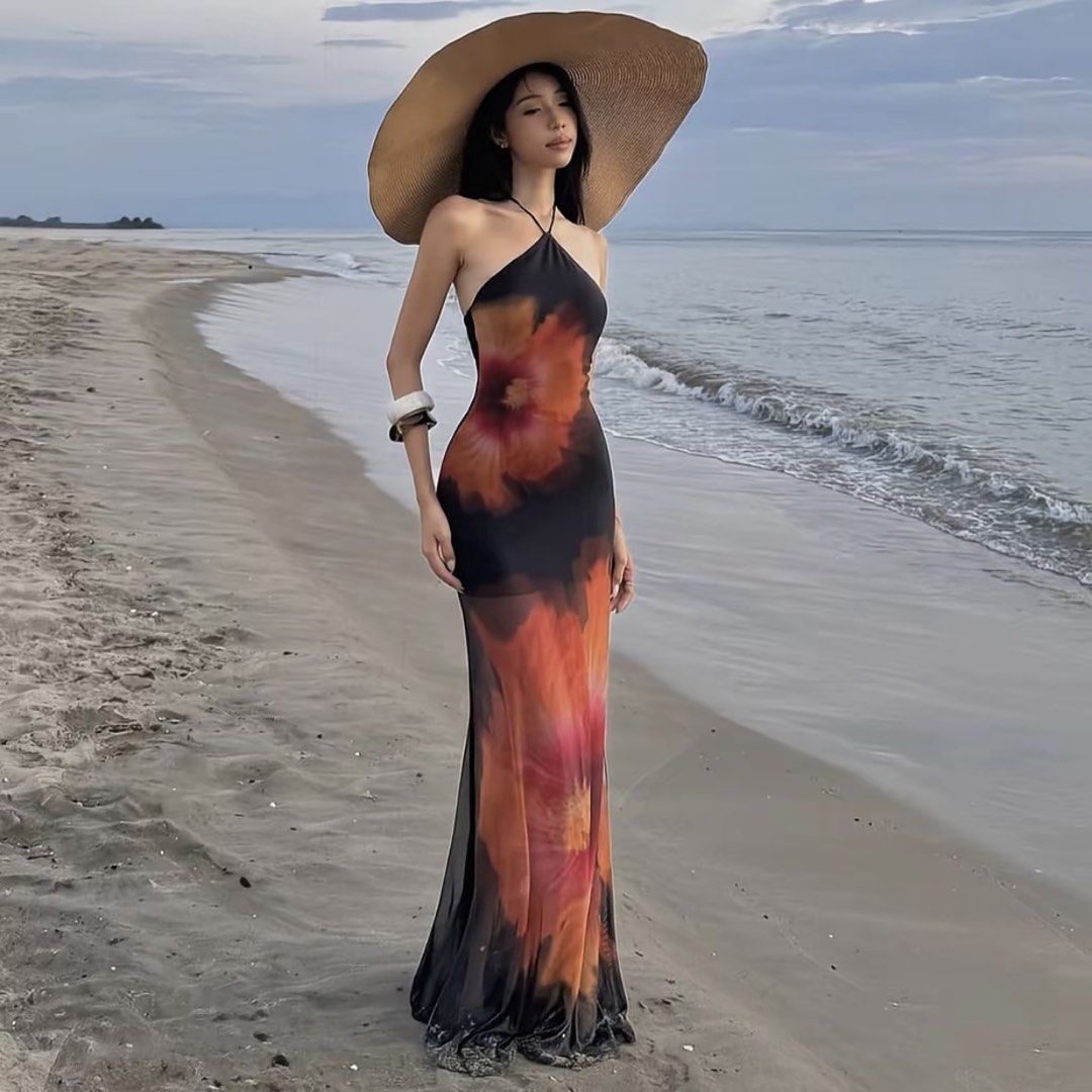 Maxi/Halter Dress | Black & Floral (Category: Dresses) located in Quezon City. Submitted by chkjkl (Listing ID 1460020948, Image 3). Description: • brand new, never worn • Size S • good for 5’ to 5’5 • not for me • bought for 1,000php 📍QC.