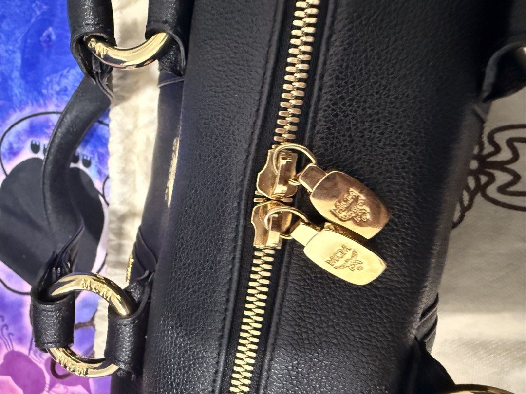 MCM Doctors Bag (Category: Shoulder Bags) located in Manila. Submitted by antemoto (Listing ID 1460048844, Image 3). Description: .