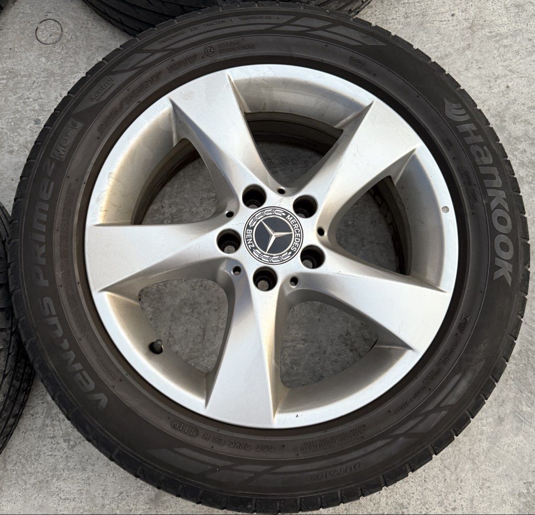 Mercedes Benz V class tires (Category: Mags and Tires) located in Mandaluyong City. Submitted by thriftshopmomma (Listing ID 1459947288, Image 2). Description: Pre Owned tires for Benz 225/55R17 size 17 pick up or delivery available😊.