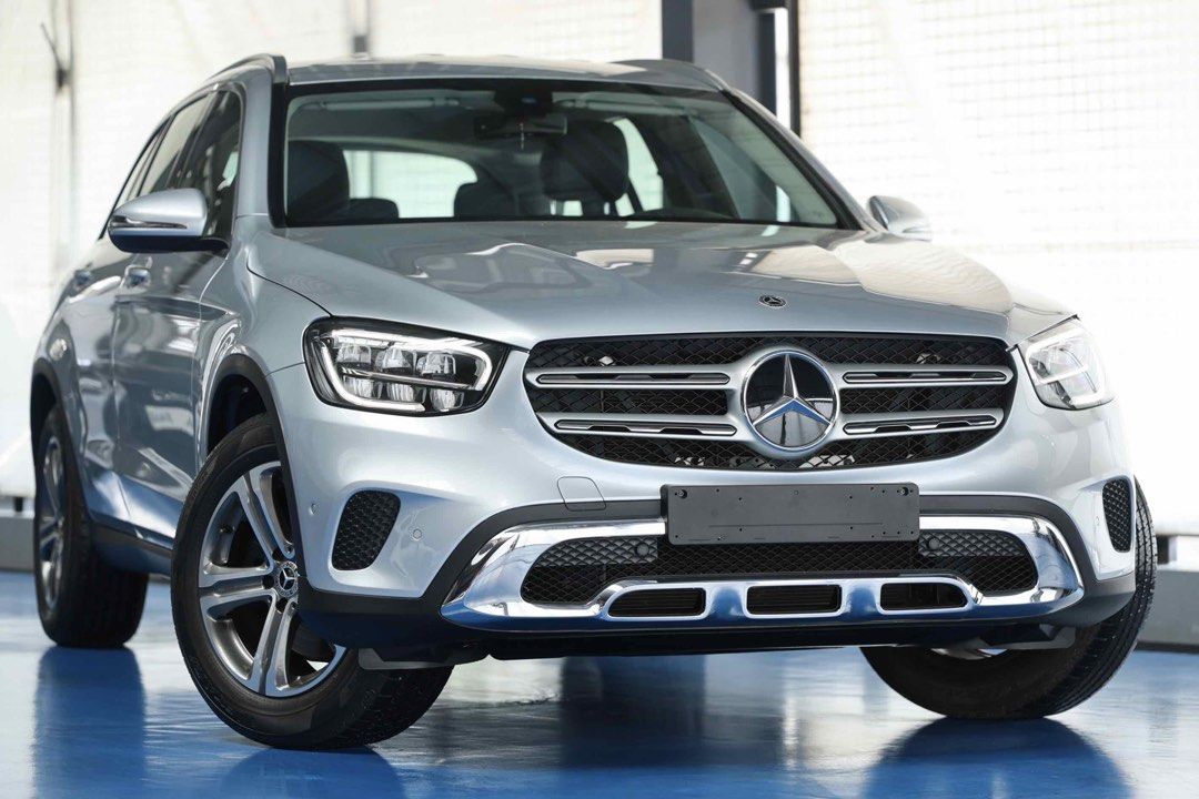 Mercedes-Benz GLC200 Auto (Category: Used Cars) located in Quezon City. Submitted by marcars_trading (Listing ID 1459935989, Image 1). Description: 2023’s Mercedes Benz GLC200 1.980M (neg) trade in ok IMMACULATE! SUPER FRESH & PRESERVED Condition! Must see to believe & compare - 22Tkms ONLY - Complete owner's manual, booklets & spare key - 2.0L TurboCharged 4CYL GAS Engine - 197HP (0-100kph in 8seconds) - 9speed automatic transmission - Paddle sh