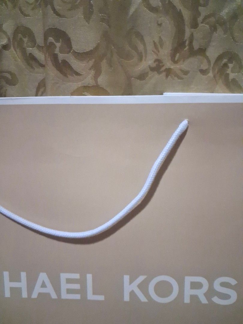 Michael Kors Paperbags (Category: Luxury Bags & Wallets) located in Bocaue. Submitted by yanicas_shop (Listing ID 1460050036, Image 2). Description: - Authentic - with rope handle - flaw: light marks Dimensions: L 49cm W 18.5cm H 38.5cm mop: gcash mod: lalamove, lbc, j&t.