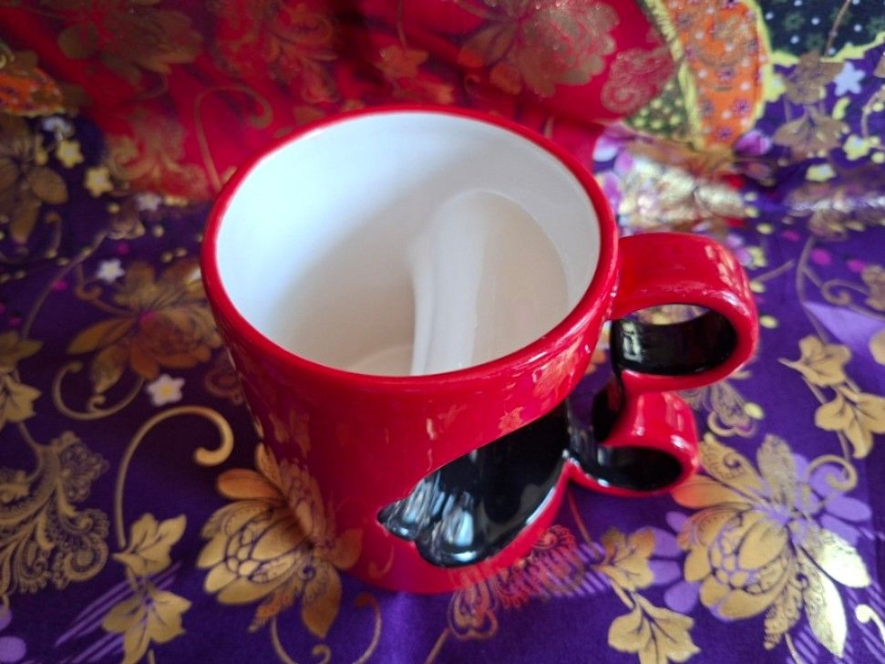 Mickey Mouse Mug (Category: Coffee & Tea Tableware) located in Consolacion. Submitted by luxekerei (Listing ID 1456783444, Image 2). Description: .