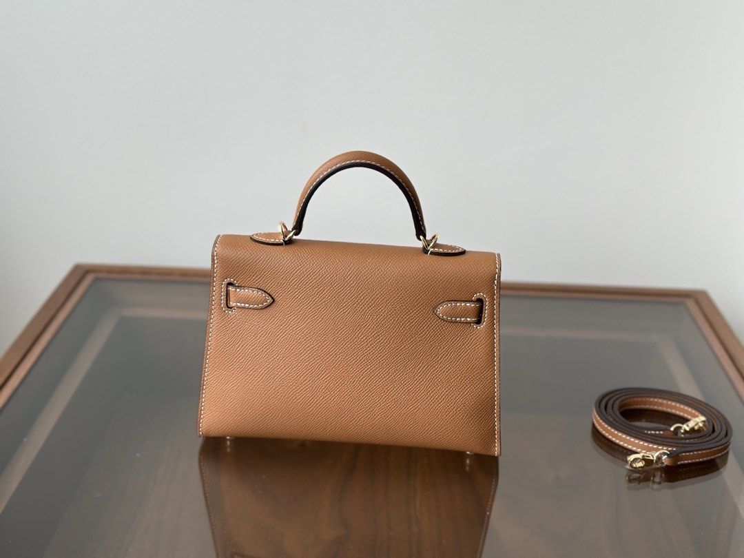 Mini kelly 19cm Gold on Gold (Category: Announcements) located in Pasig City. Submitted by wmsbags_2 (Listing ID 1459978553, Image 3). Description: Available ‼️ ✅Machine Stitch ✅Fine stamp & Code ✅Epsom Leather ✅Complete Inclusion with Box .