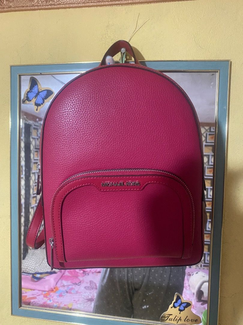 MK bagpack (Category: Luxury Bags & Wallets) located in Bayawan. Submitted by dumasigmaye33 (Listing ID 1459904062, Image 2). Description: Like new use once.