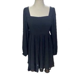 (Category: ) located in . Submitted by closetbynika (Listing ID 1460014783, Image 1). Description: .