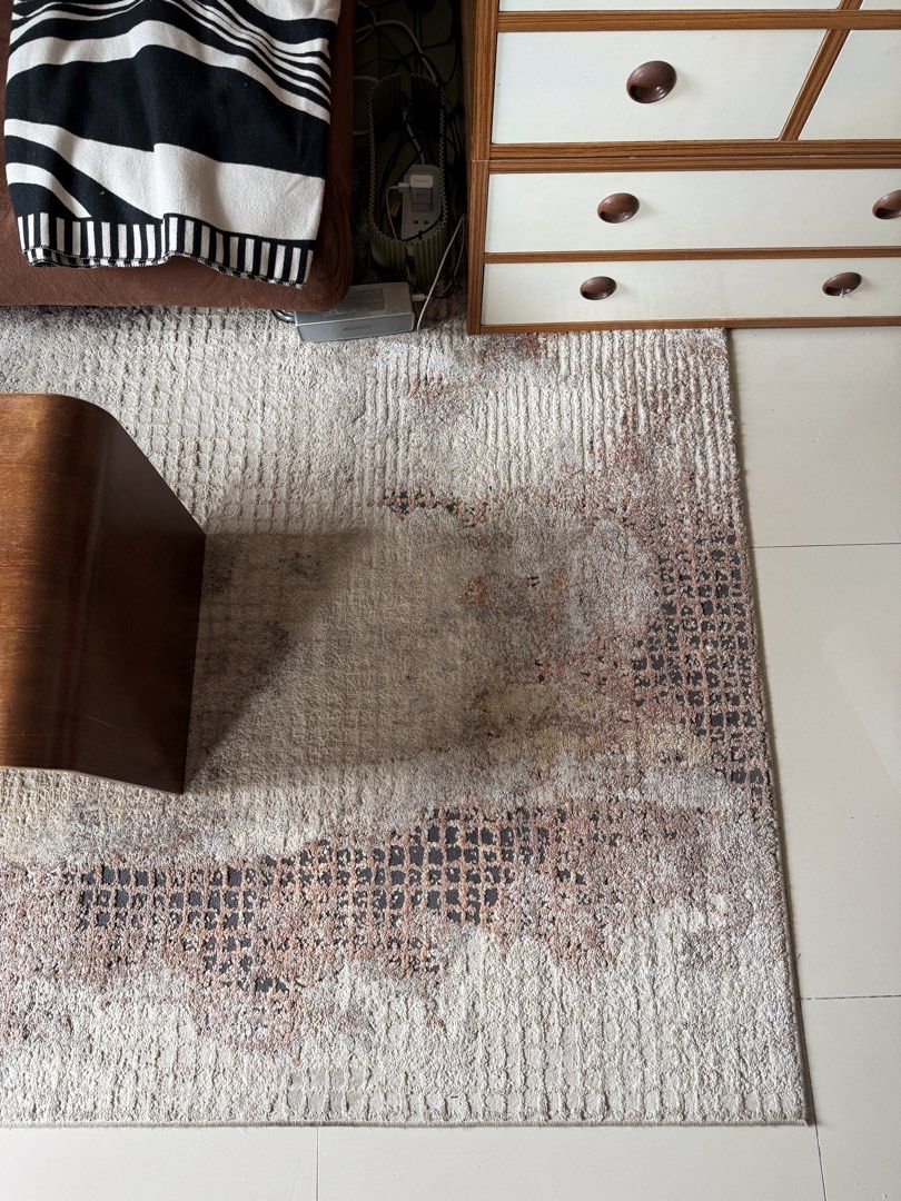 Modern Abstract Rug (Category: Other Home Furniture) located in Manila. Submitted by sn00pyboopy (Listing ID 1459980397, Image 3). Description: Hello! Selling my rug. RFS: Changing up my living room setup and the rug won’t fit the new layout anymore. Dimension: 140cm x 190cm Bought from SM Department Store for 14k last year. Well-maintained and in great condition! I live alone so it’s still clean and looks/feels almost new. Price is negotiable fo