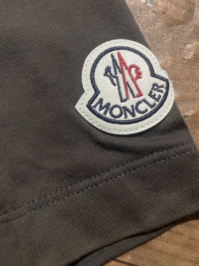 MONCLER (Category: Tshirts & Polo Shirts ) located in San Mateo. Submitted by miguel08k (Listing ID 1460037541, Image 3). Description: MONCLER W: 21 L: 27.5 no issue .