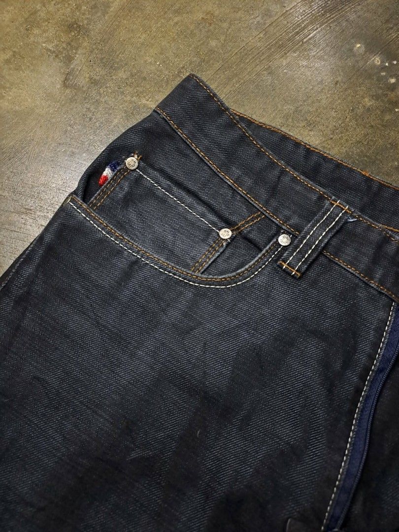Moncler Dark Wash Zip Fly 32 (Category: Jeans) located in Quezon City. Submitted by yaseen73 (Listing ID 1459960963, Image 3). Description: Moncler Dark Wash Straight Leg Zip Fly Soft Denim Jeans W32 Made in Romania Actual Waistline : 32/33 Front Thigh 12 Front Rise 12 Leg Opening 8 Length 40 In Excellent Condition - Pre Owned or Best Offer Seller's Location : 📍Brgy. Pansol, Q. C.