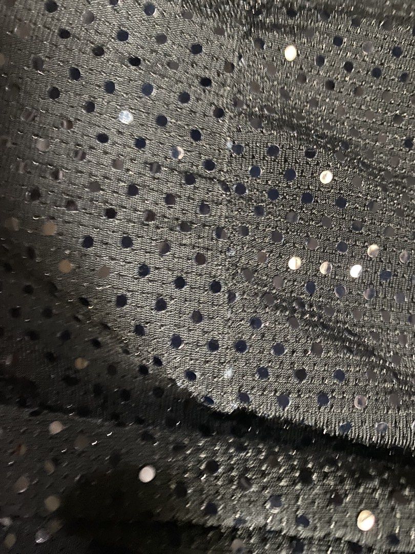Monki Sequined Off shoulder Top (Category: Others Tops) located in Manila. Submitted by kgon23 (Listing ID 1460019791, Image 2). Description: .