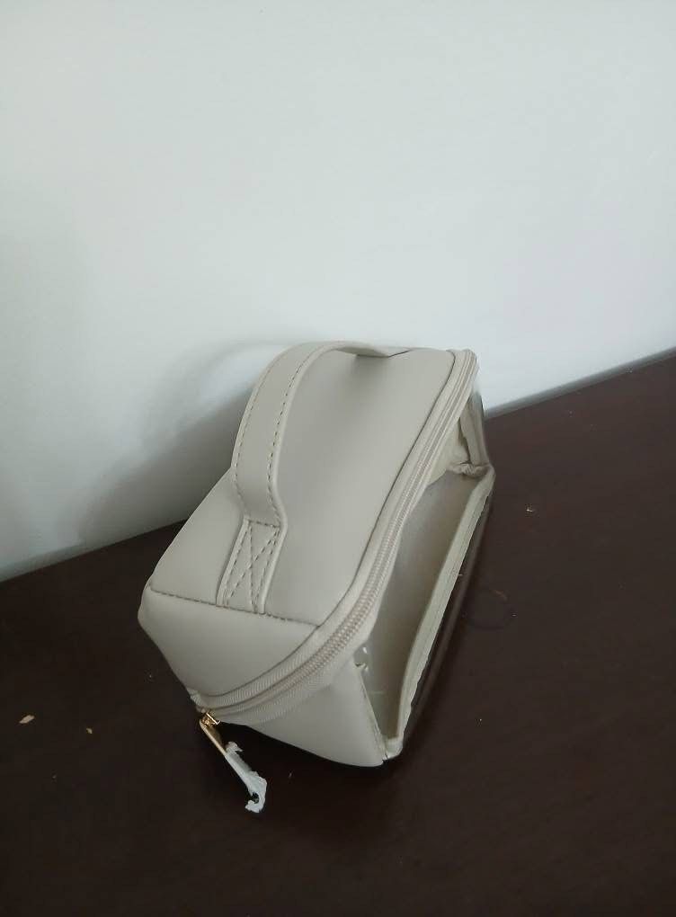 Multi-Compartment Cosmetic Bag Organizer Pouch (Category: Purses & Pouches) located in Marikina City. Submitted by dapple (Listing ID 1460084089, Image 2). Description: MELA COSMETIC POUCH SIZE. : 7.5 inL x 3.5inH x 3.5 0PEN. 6.5 IN COLORS. : PERIWINKLE, CHOCO BROWN, AVOCADO GREEN, POWDER BLUE, PURPLE, BABY PINK,BLACK, TQN, NAVY BLUE, FUSCHIA PINK, TAUPE, OFF PINK AND BONE Please choose 2-3 OPTION design kay fast moving item. - Keep makeup and to